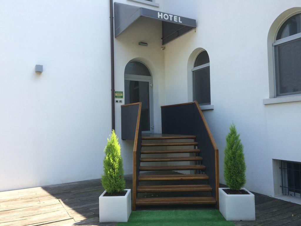 Blue Hotel Suzzara Extérieur photo